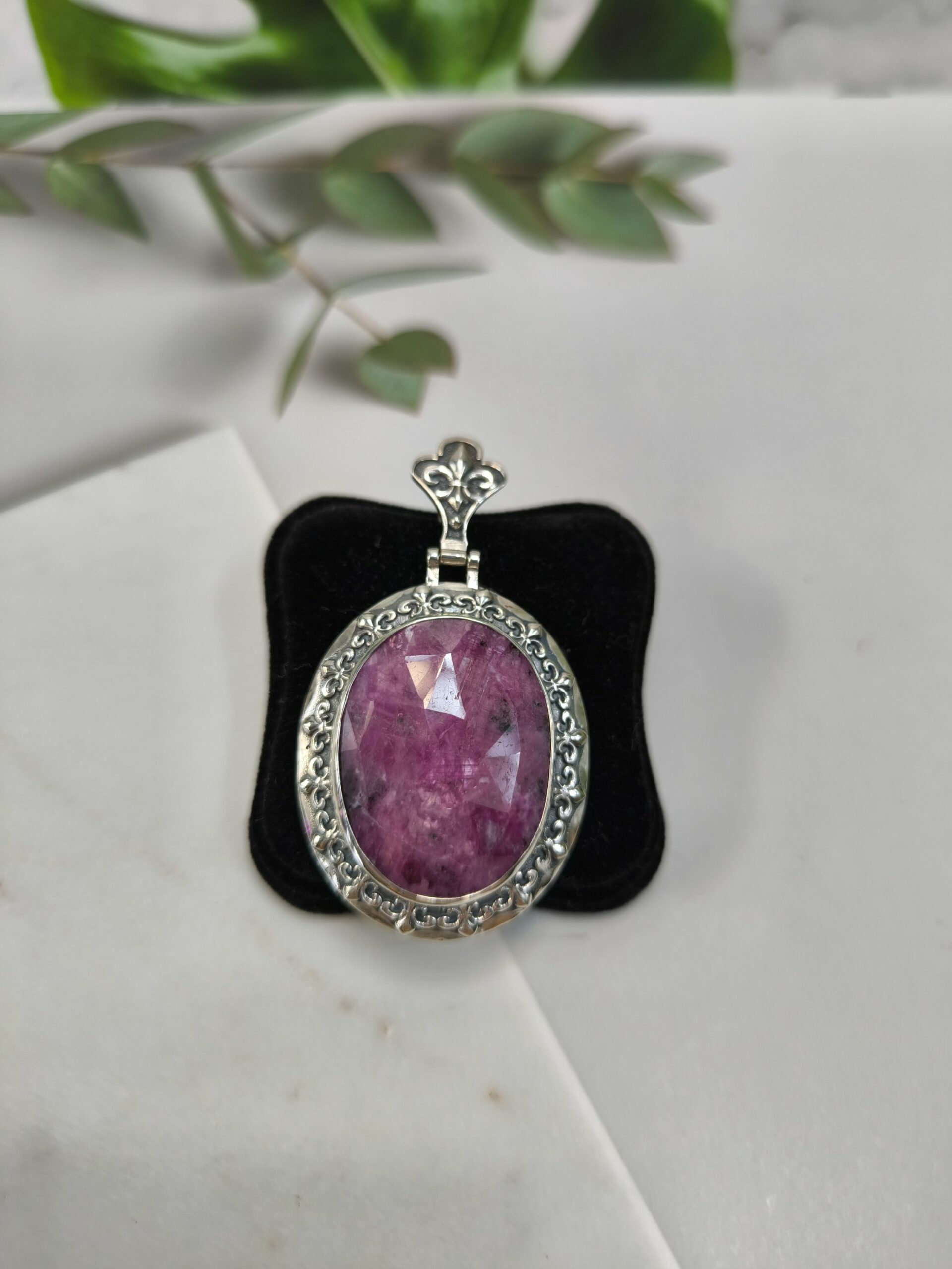 Кулон “Королевская Лилия”