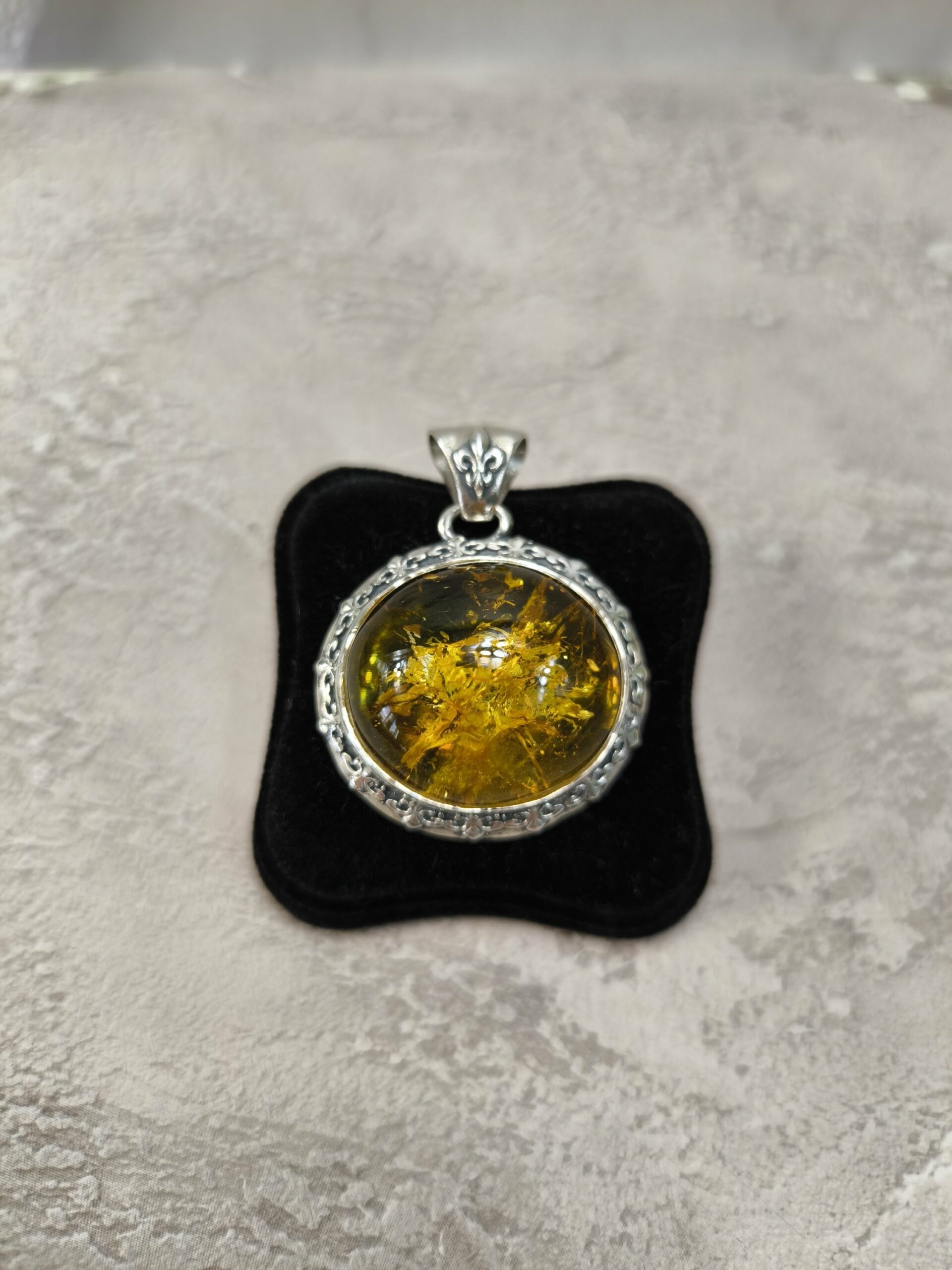 Кулон Королевская Лилия