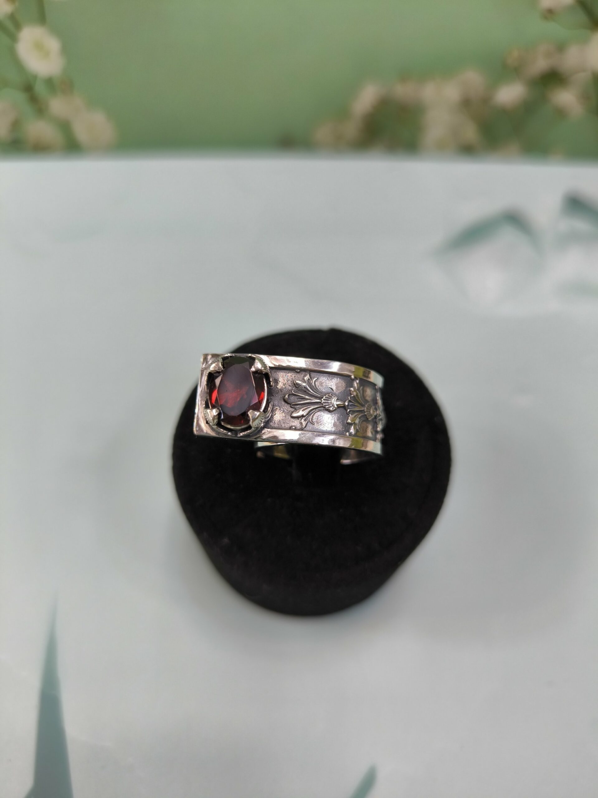 Гранат Альмандин