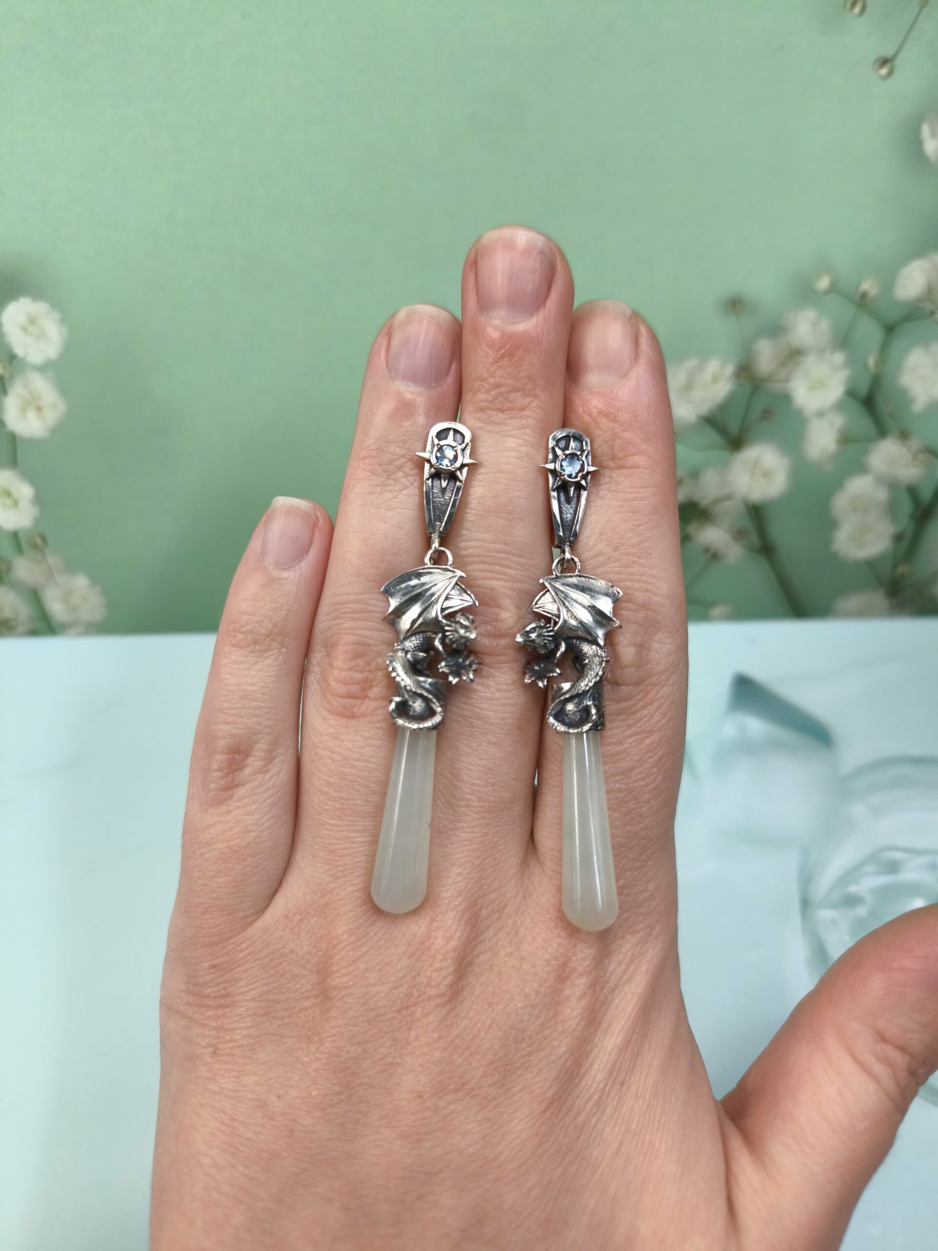 Серьги с Белым Нефритом